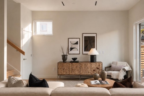 593 49Th Avenue E, Vancouver, BC - Indoor Photo Showing Living Room