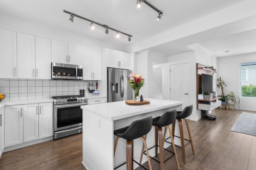 11-11272 240 Street  Maple Ridge, BC V2W 0J8