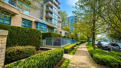 601-9266 University Crescent  Burnaby, BC V5A 4Z1