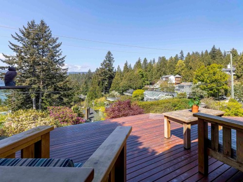 6248 Wellington Avenue, West Vancouver, BC - Outdoor With Deck Patio Veranda