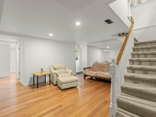 6248 Wellington Avenue, West Vancouver, BC - Indoor Photo Showing Other Room