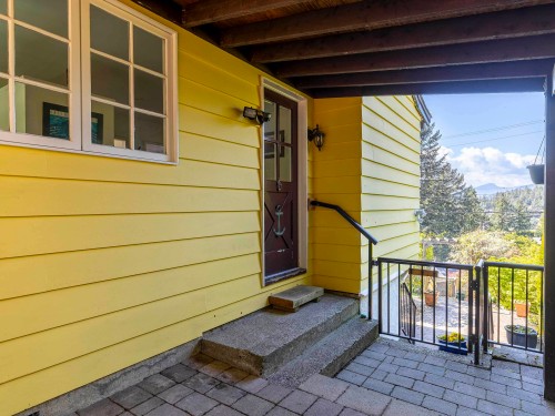6248 Wellington Avenue, West Vancouver, BC - Outdoor With Exterior