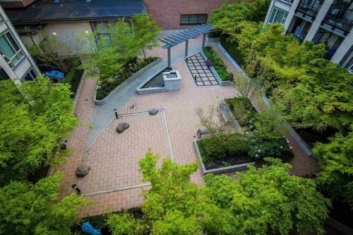 213-738 29Th Avenue E, Vancouver, BC - Outdoor