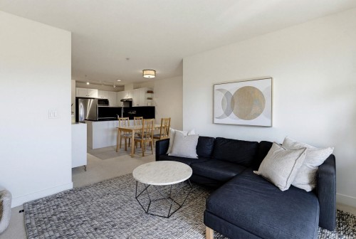 213-738 29Th Avenue E, Vancouver, BC - Indoor Photo Showing Living Room