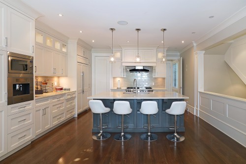 2920 Mathers Avenue, West Vancouver, BC - Indoor Photo Showing Kitchen With Upgraded Kitchen