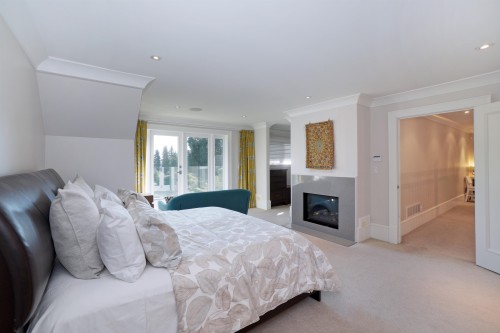 2920 Mathers Avenue, West Vancouver, BC - Indoor Photo Showing Bedroom