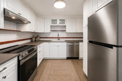 962 11Th Avenue E, Vancouver, BC 