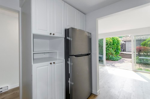 962 11Th Avenue E, Vancouver, BC 
