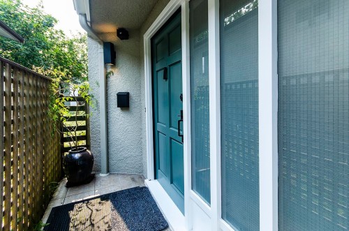 962 11Th Avenue E, Vancouver, BC 