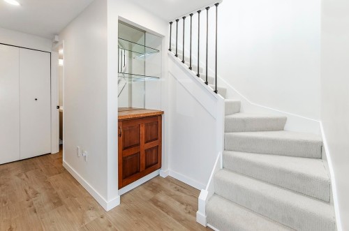 962 11Th Avenue E, Vancouver, BC 