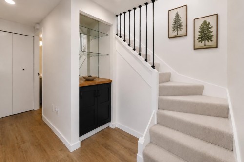 962 11Th Avenue E, Vancouver, BC 