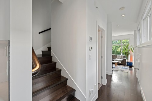 285 19Th Avenue E, Vancouver, BC - Indoor Photo Showing Other Room