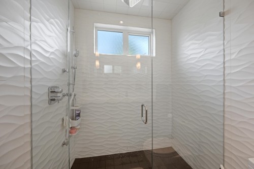 285 19Th Avenue E, Vancouver, BC - Indoor Photo Showing Bathroom