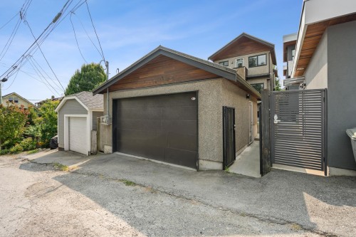 285 19Th Avenue E, Vancouver, BC - Outdoor With Exterior
