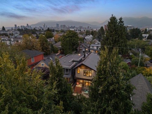 285 19Th Avenue E, Vancouver, BC - Outdoor With View