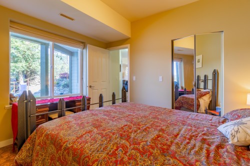 1602 Chart Drive, Pender Island, BC - Indoor Photo Showing Bedroom
