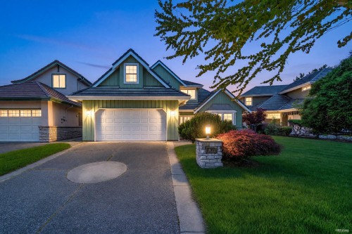 6231 Dunsmuir Crescent, Richmond, BC - Outdoor With Facade