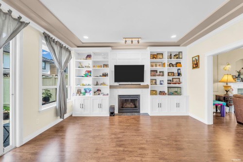 6231 Dunsmuir Crescent, Richmond, BC - Indoor Photo Showing Other Room With Fireplace