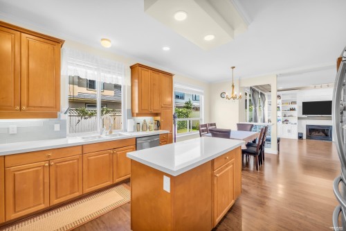 6231 Dunsmuir Crescent, Richmond, BC - Indoor Photo Showing Kitchen With Fireplace