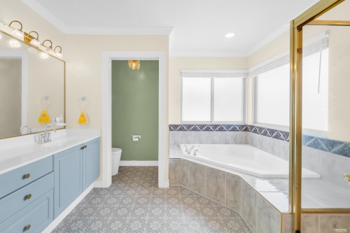 6231 Dunsmuir Crescent, Richmond, BC - Indoor Photo Showing Bathroom