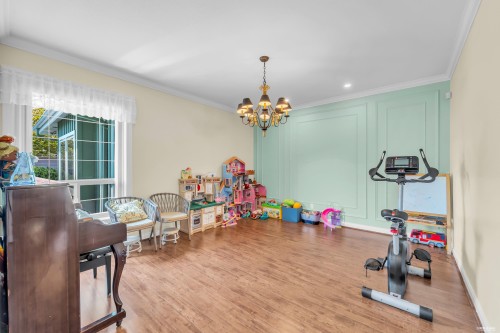 6231 Dunsmuir Crescent, Richmond, BC - Indoor Photo Showing Gym Room
