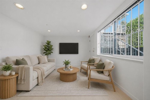 6212 Vivian Street, Vancouver, BC - Indoor Photo Showing Living Room