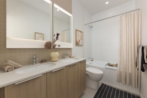 3-595 49Th Avenue E, Vancouver, BC - Indoor Photo Showing Bathroom