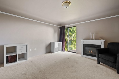 2138 Nelson Avenue, West Vancouver, BC - Indoor With Fireplace