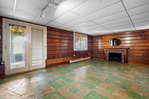 2138 Nelson Avenue, West Vancouver, BC - Indoor Photo Showing Other Room With Fireplace