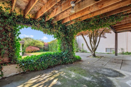 2138 Nelson Avenue, West Vancouver, BC - Outdoor