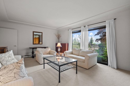 2138 Nelson Avenue, West Vancouver, BC - Indoor Photo Showing Living Room