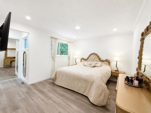 1741 Rufus Drive, North Vancouver, BC - Indoor Photo Showing Bedroom