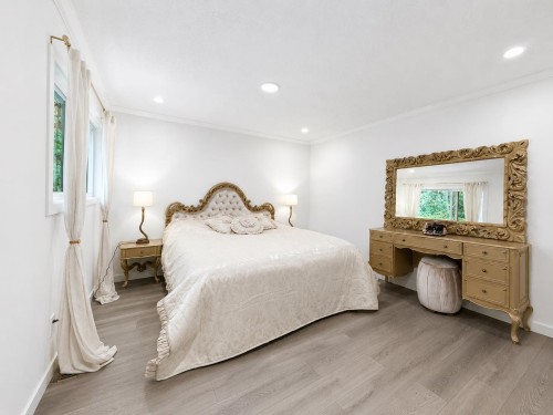 1741 Rufus Drive, North Vancouver, BC - Indoor Photo Showing Bedroom