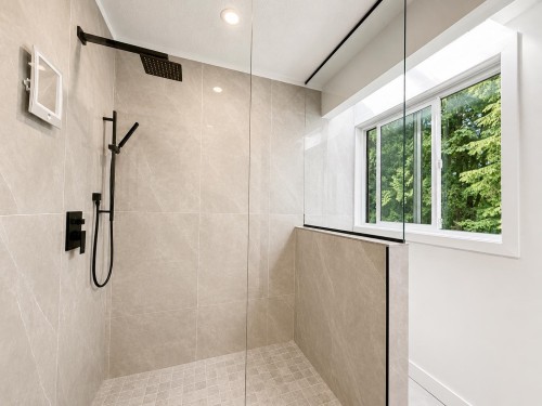 1741 Rufus Drive, North Vancouver, BC - Indoor Photo Showing Bathroom