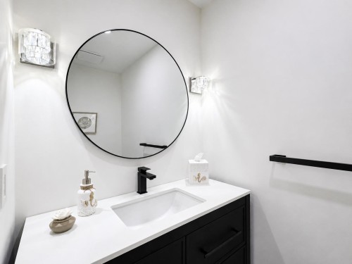 1741 Rufus Drive, North Vancouver, BC - Indoor Photo Showing Bathroom