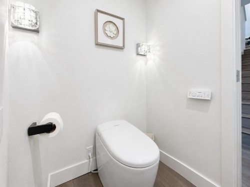 1741 Rufus Drive, North Vancouver, BC - Indoor Photo Showing Bathroom