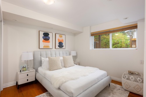 850 Jefferson Avenue, West Vancouver, BC - Indoor Photo Showing Bedroom