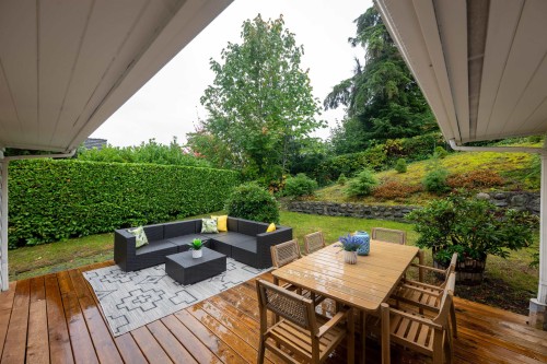 850 Jefferson Avenue, West Vancouver, BC - Outdoor With Deck Patio Veranda