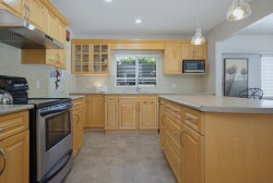942 Porter Street  Coquitlam, BC V3J 5C2