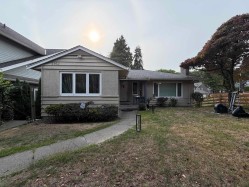 5951 Dunbar Street  Vancouver, BC V6N 1W8