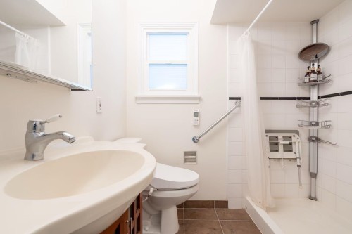 5951 Dunbar Street, Vancouver, BC - Indoor Photo Showing Bathroom