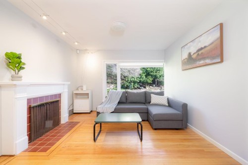 5951 Dunbar Street, Vancouver, BC - Indoor Photo Showing Living Room With Fireplace