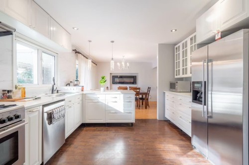 5951 Dunbar Street, Vancouver, BC - Indoor Photo Showing Kitchen