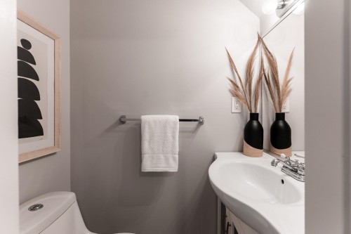 2139 Triumph Street, Vancouver, BC - Indoor Photo Showing Bathroom