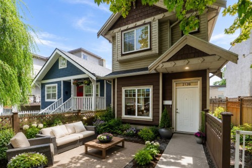 2139 Triumph Street, Vancouver, BC - Outdoor With Deck Patio Veranda