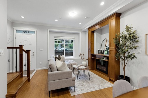 2139 Triumph Street, Vancouver, BC - Indoor