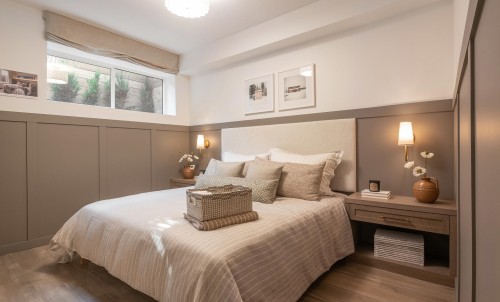 112-3630 Harper Road, Coquitlam, BC - Indoor Photo Showing Bedroom