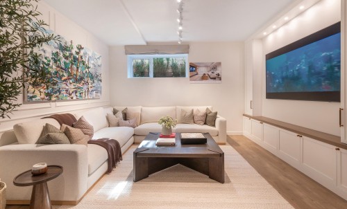 112-3630 Harper Road, Coquitlam, BC - Indoor Photo Showing Living Room