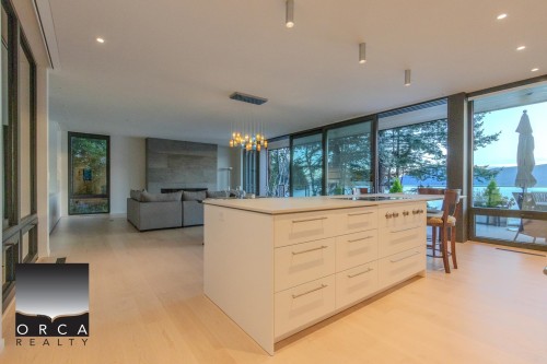 Main-8885 Lawrence Way , West Vancouver, BC V7W 2T7 3