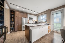 516-9250 University High Street Burnaby, BC V5A 0B3